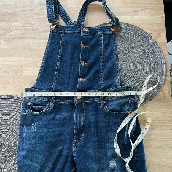 Celebrity pink overalls - Picture 11 of 14